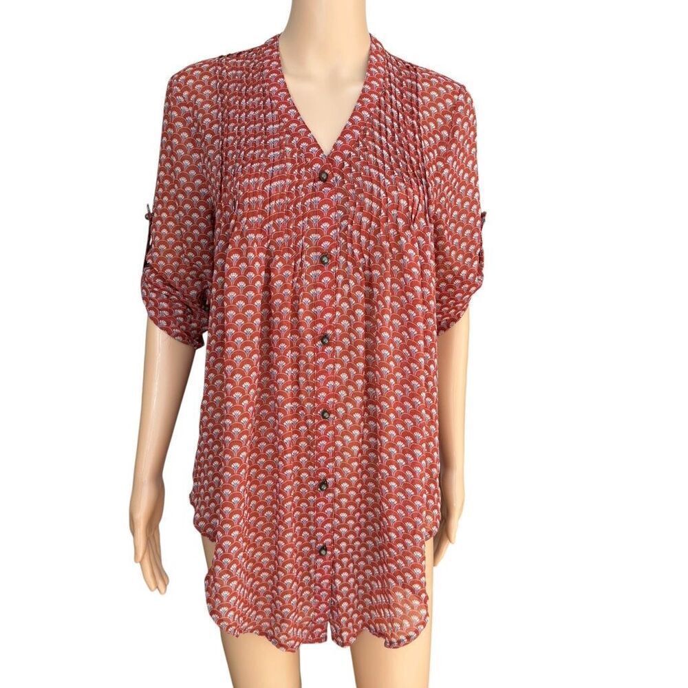 Esley red/white geometric print blouse pleated bib V-neckline roll-tab sleeves L